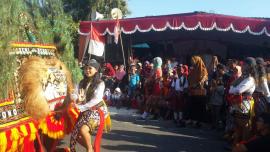 SERBA SERBI KEMERIAHAN HUTRI 74 DESA SUMBEREJO